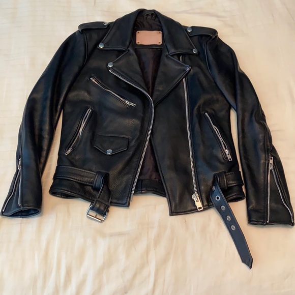 Understated black leather jacket moto jacket - Picture 3 of 16